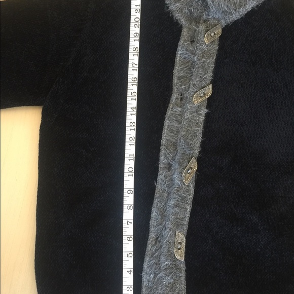 BellePointe chenille cardigan w/ super buttons Lg - Picture 5 of 7